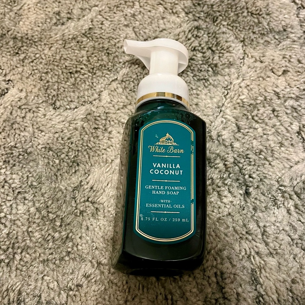 NEW Bath and Body Works Vanilla Coconut Hand Soap